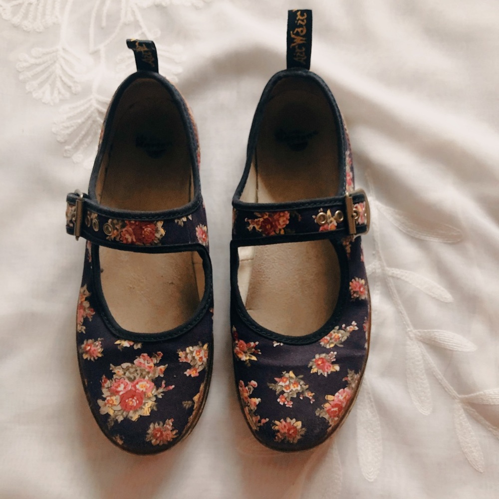 💐 Doc Martens Carnaby Floral Mary Janes! 💐